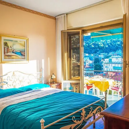 Mari E Monti In Centro * Rapallo